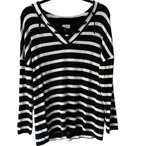 dressbarn Sunday Black and White Striped V-Neck Long Sleeve Sweater w/ Tie Loops